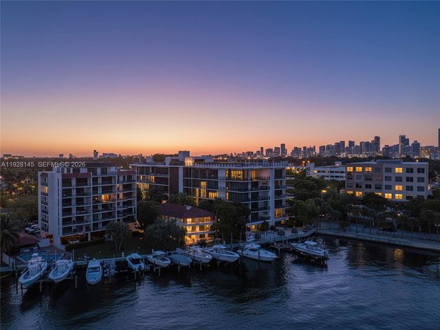 3581 E Glencoe Street 403, Miami, FL 33133