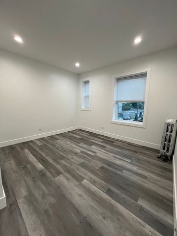 1546 W Arthur Avenue 2, Chicago, IL 60626