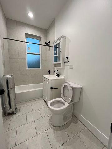 1546 W Arthur Avenue 2, Chicago, IL 60626