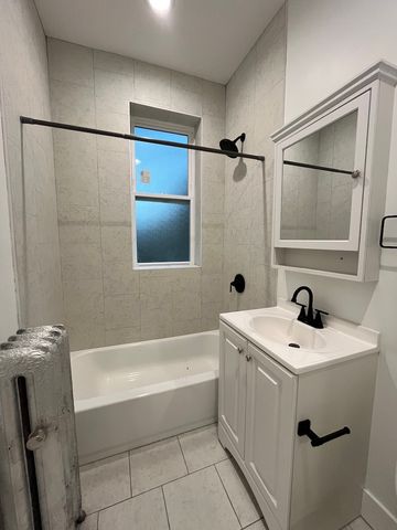 1546 W Arthur Avenue 2, Chicago, IL 60626