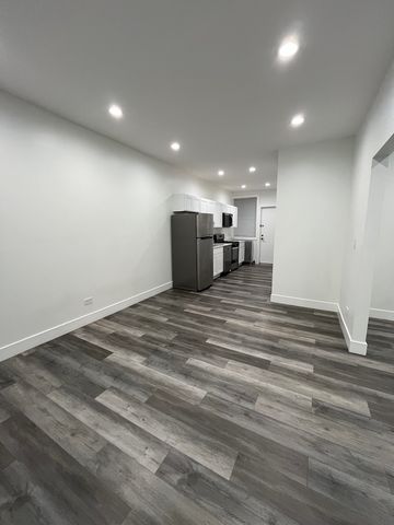 1546 W Arthur Avenue 2, Chicago, IL 60626