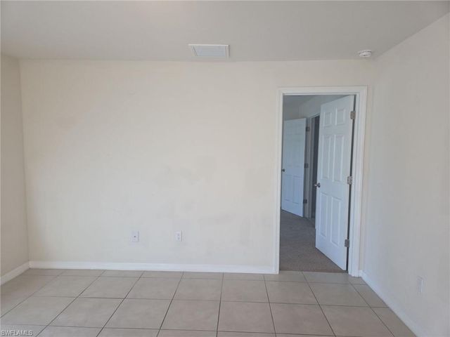 3515 NE 12th PL, Cape Coral, FL 33909