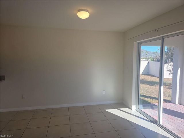 3515 NE 12th PL, Cape Coral, FL 33909