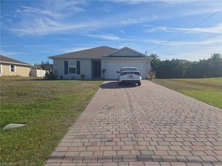 3515 NE 12th PL, Cape Coral, FL 33909