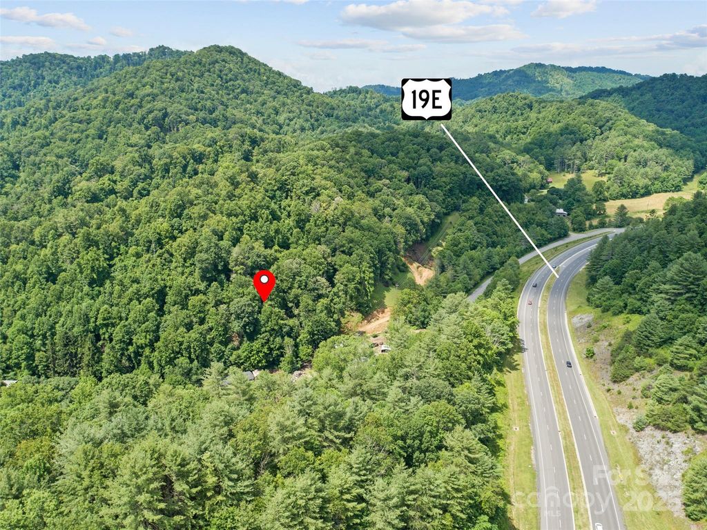 351 Swiss Loop, Burnsville, NC 28714