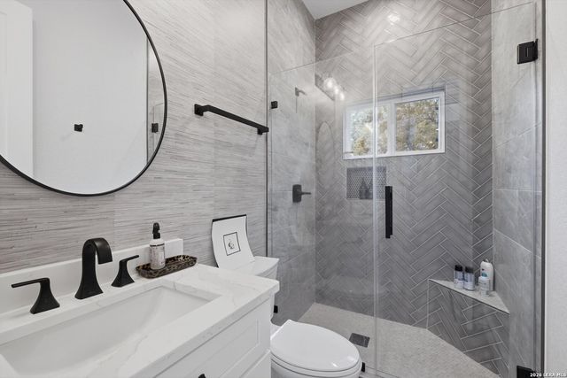 1318 Mountain Top Loop, Canyon Lake, TX 78133