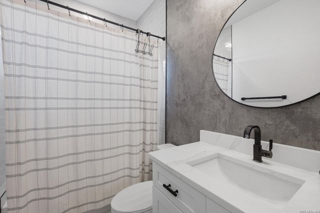 1318 Mountain Top Loop, Canyon Lake, TX 78133