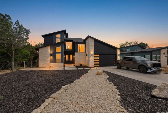 1318 Mountain Top Loop, Canyon Lake, TX 78133