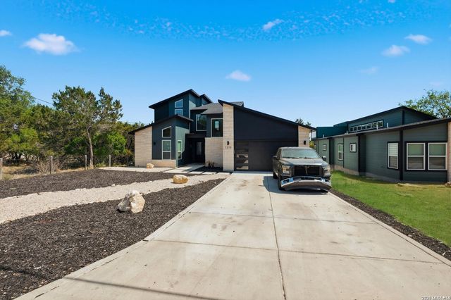 1318 Mountain Top Loop, Canyon Lake, TX 78133