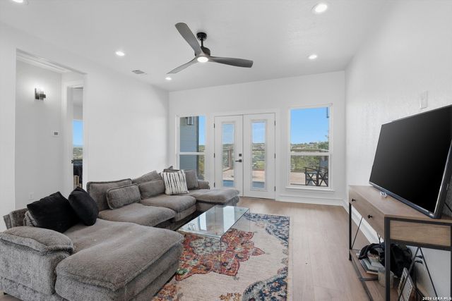 1318 Mountain Top Loop, Canyon Lake, TX 78133