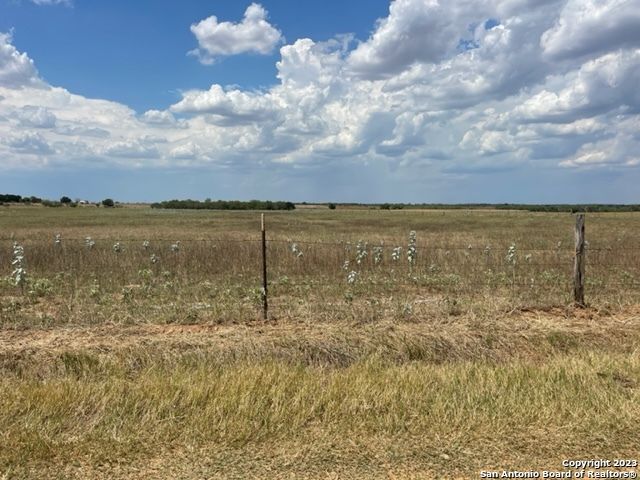 8B County Road 232, Floresville, TX 78114