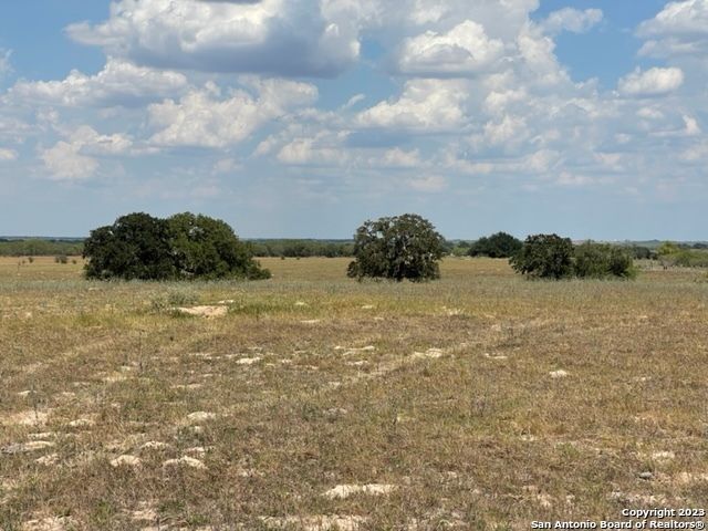 8B County Road 232, Floresville, TX 78114