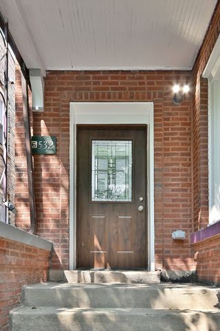 6532 N Ashland Avenue, Chicago, IL 60626