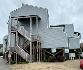 1326 W Ocean View Ave Apt A, Norfolk, VA 23503