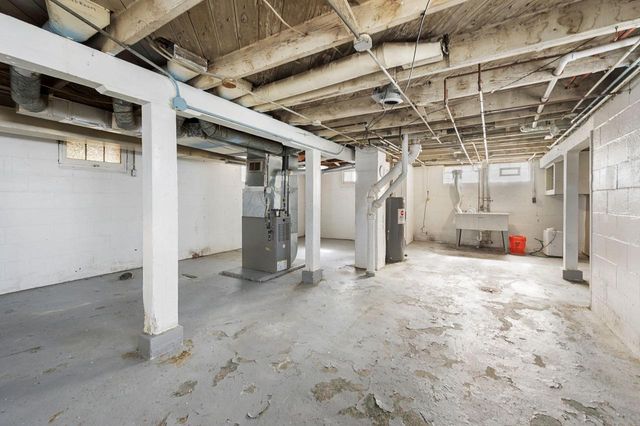 4881 N 58th STREET, Milwaukee, WI 53218