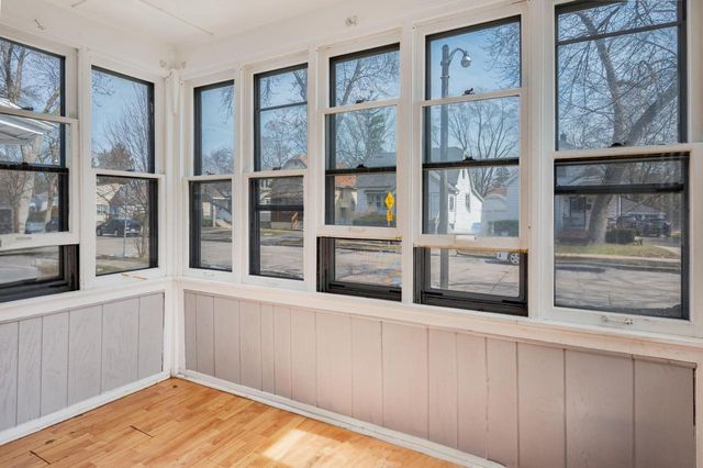 4881 N 58th STREET, Milwaukee, WI 53218