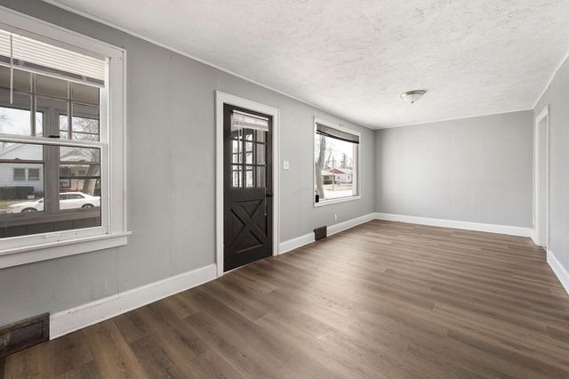 4881 N 58th STREET, Milwaukee, WI 53218