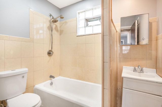 4881 N 58th STREET, Milwaukee, WI 53218