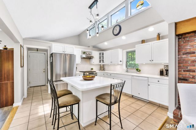 14 Northgate, Simsbury, CT 06070