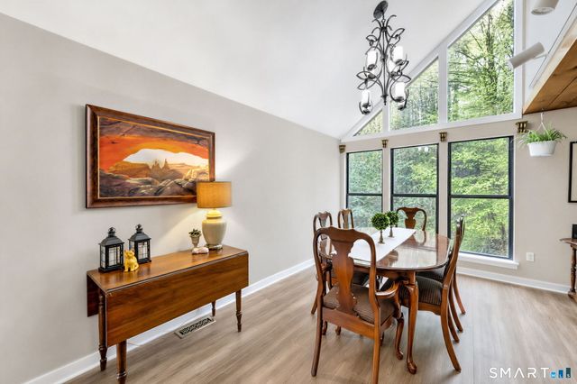 14 Northgate, Simsbury, CT 06070