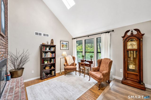 14 Northgate, Simsbury, CT 06070