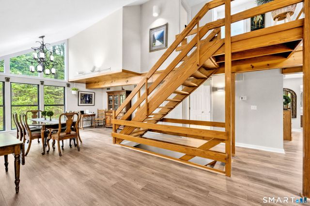 14 Northgate, Simsbury, CT 06070