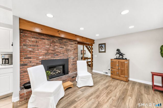 14 Northgate, Simsbury, CT 06070