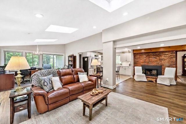14 Northgate, Simsbury, CT 06070