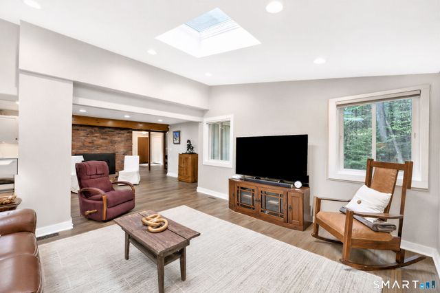 14 Northgate, Simsbury, CT 06070