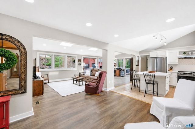 14 Northgate, Simsbury, CT 06070
