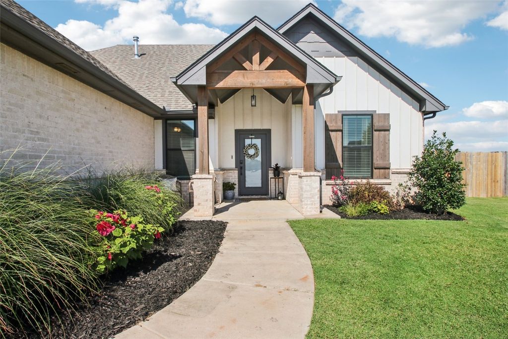 2913 Canyon Berry Lane, Yukon, OK 73099