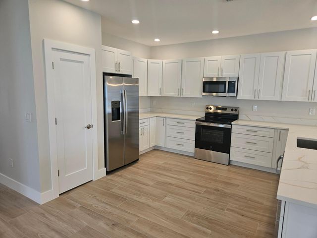 3868 SE Grant Street, Stuart, FL 34997