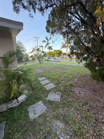 734 SW 8th Street, Dania Beach, FL 33004