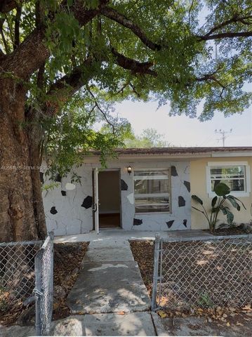 734 SW 8th Street, Dania Beach, FL 33004
