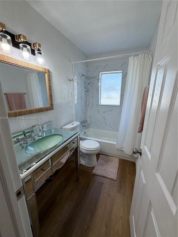 734 SW 8th Street, Dania Beach, FL 33004