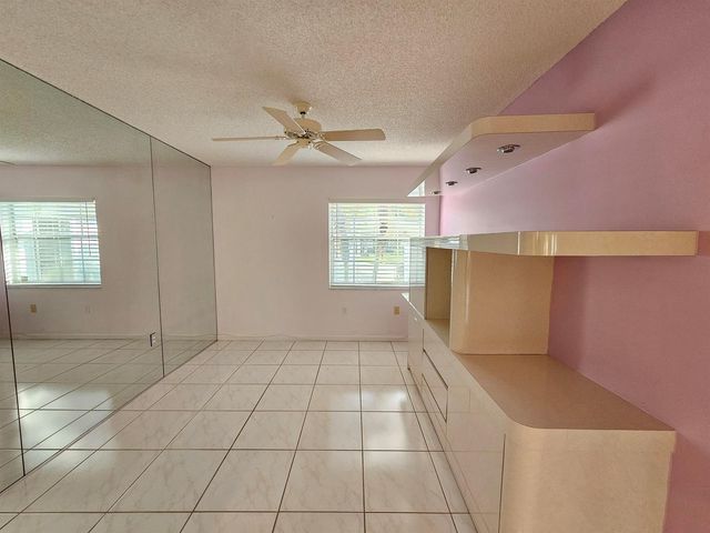 9963 Seacrest Circle 101, Boynton Beach, FL 33437