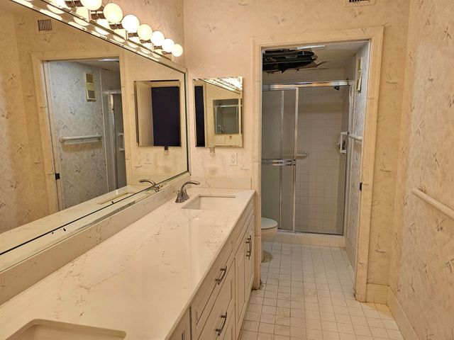 9963 Seacrest Circle 101, Boynton Beach, FL 33437