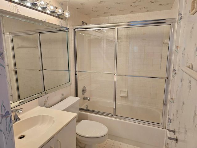 9963 Seacrest Circle 101, Boynton Beach, FL 33437