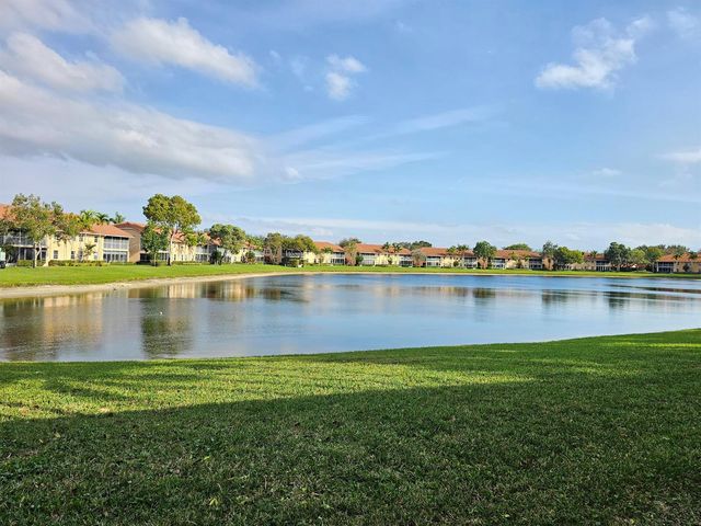 9963 Seacrest Circle 101, Boynton Beach, FL 33437