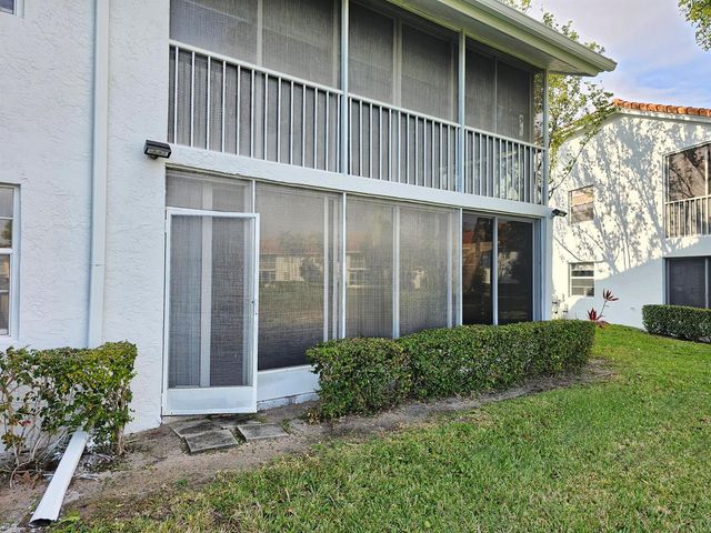 9963 Seacrest Circle 101, Boynton Beach, FL 33437