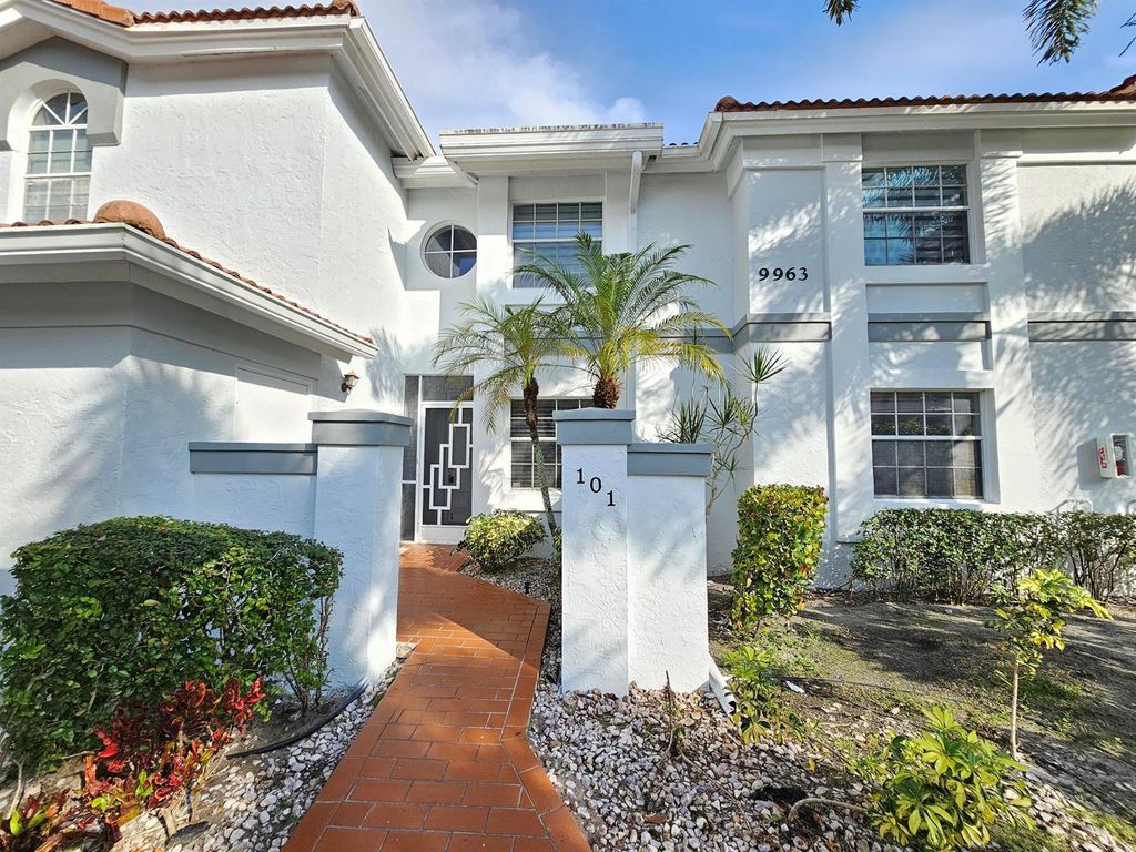 9963 Seacrest Circle 101, Boynton Beach, FL 33437