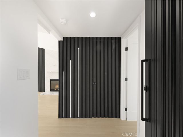 20528 Hamlin Street, Winnetka, CA 91306