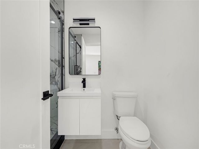 20528 Hamlin Street, Winnetka, CA 91306