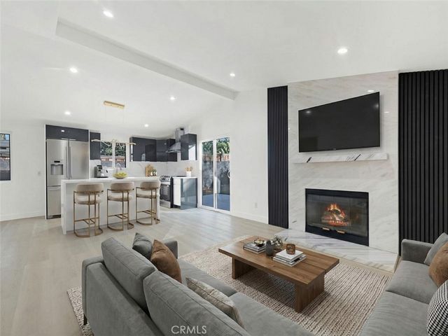 20528 Hamlin Street, Winnetka, CA 91306