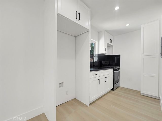 20528 Hamlin Street, Winnetka, CA 91306