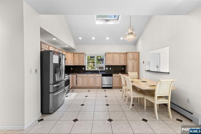499 Morse Avenue, Ridgefield, NJ 07657