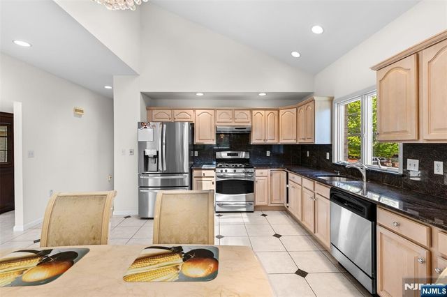 499 Morse Avenue, Ridgefield, NJ 07657