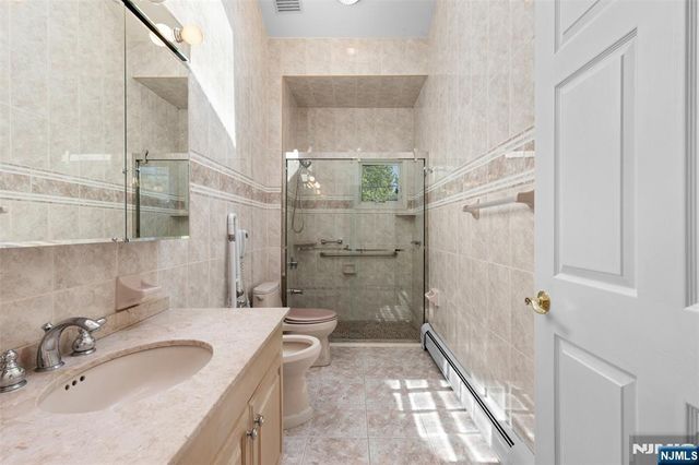 499 Morse Avenue, Ridgefield, NJ 07657