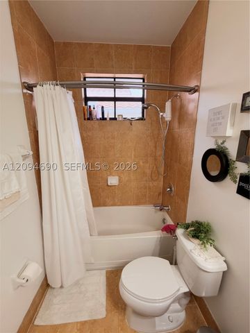 9947 NW 10th Ter, Miami, FL 33172