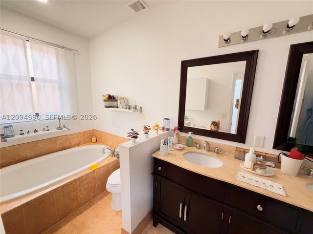 9947 NW 10th Ter, Miami, FL 33172